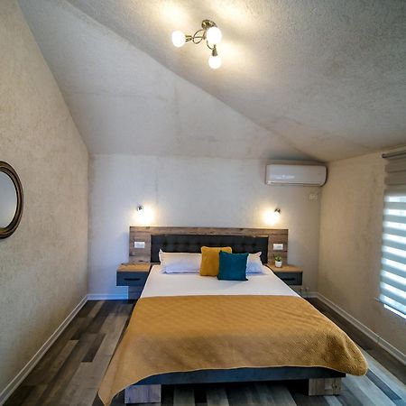 Casa Adiman Hotell Vama Veche Eksteriør bilde
